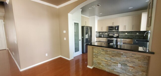 17686 Medley Ridge Dr in Santa Clarita, CA - Building Photo - Building Photo