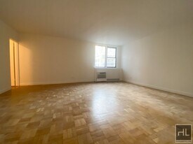 East 79th Street, Unit 10M in New York, NY - Building Photo