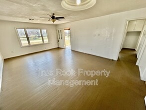 300 E Main St in Asher, OK - Building Photo - Building Photo