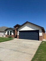 1329 Bajada St in Midland, TX - Building Photo