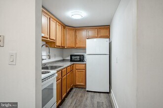 27208 Valley Run Dr in Wilmington, DE - Building Photo - Building Photo