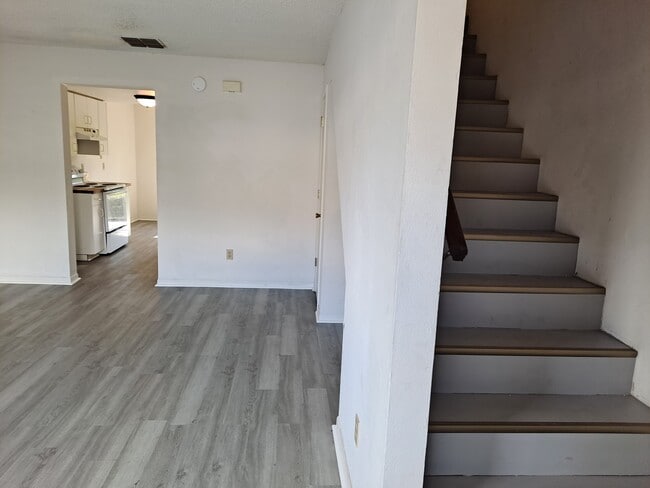2052 Kings Hwy