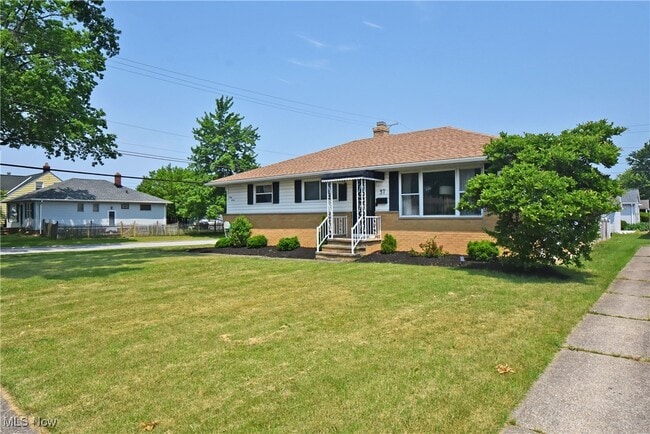 37 E Meadowlawn Blvd in Seven Hills, OH - Building Photo - Building Photo