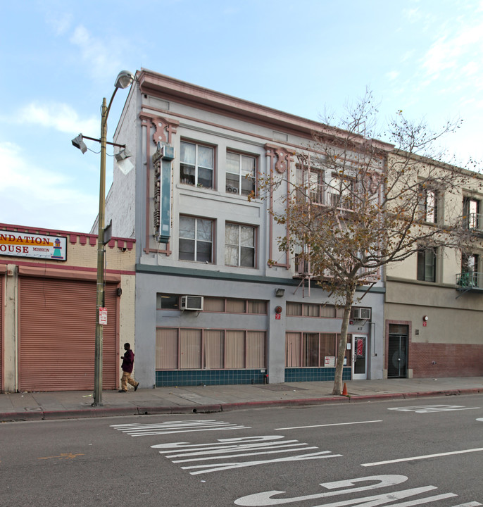 Golden West in Los Angeles, CA - Foto de edificio