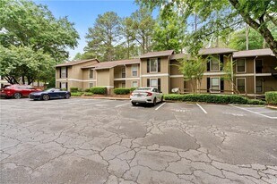 5137 Roswell Rd NE in Atlanta, GA - Building Photo
