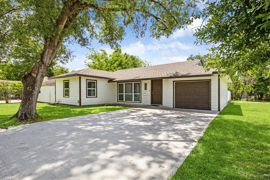 5902 Southington St in Houston, TX - Building Photo