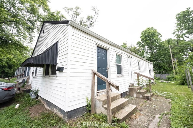 property at 1031 N Centennial St