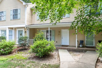 839 Dalewood Dr in Raleigh, NC - Building Photo - Building Photo