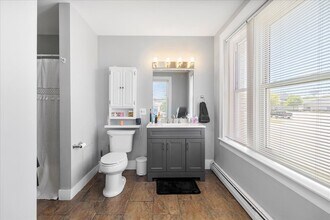 39 Hudson St, Unit Karla Dubrule in South Glens Falls, NY - Foto de edificio - Building Photo