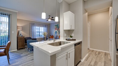 Carmel Creekside in Fort Worth, TX - Building Photo - Building Photo