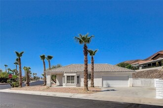 1127 Calico Ridge Dr in Henderson, NV - Building Photo - Building Photo