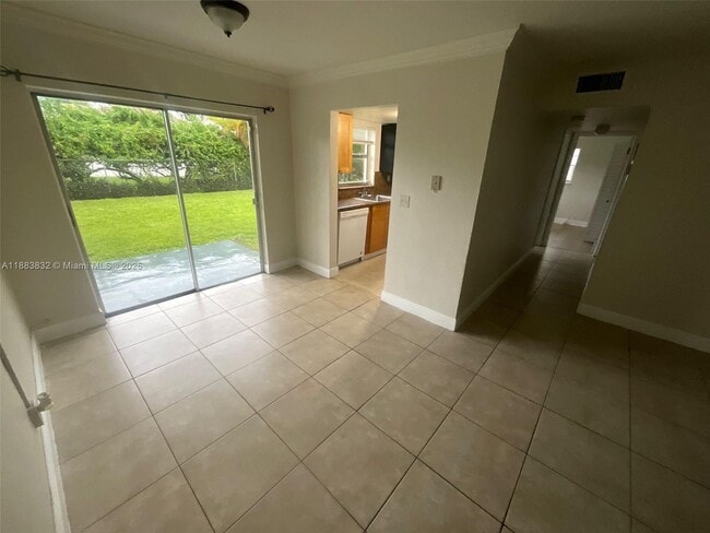 3090 Coral Springs Dr in Coral Springs, FL - Building Photo - Building Photo