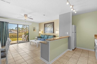 203 Double Eagle Dr in Myrtle Beach, SC - Foto de edificio - Building Photo