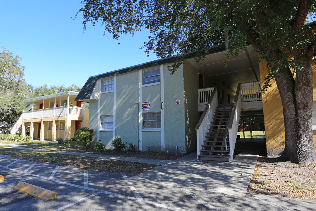 Cornerstone Apartments in Tampa, FL - Building Photo