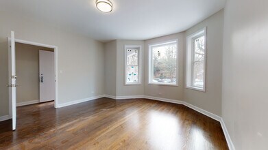 2038 W Estes Ave in Chicago, IL - Building Photo - Building Photo