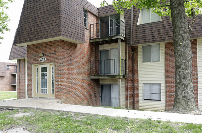 Rivertrail Apartments in St. Louis, MO - Foto de edificio - Building Photo