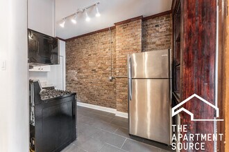 2252 N Cleveland Ave in Chicago, IL - Building Photo - Building Photo
