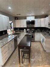 163 Coventry Dr in Henderson, NV - Building Photo - Building Photo