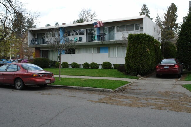 151 S Spruce St in Spokane, WA - Foto de edificio - Building Photo