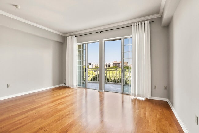 3225 Turtle Creek Blvd, Unit 626 in Dallas, TX - Building Photo - Building Photo