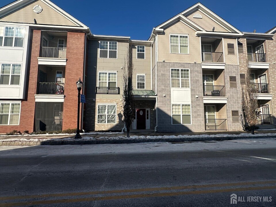 45 Roosevelt Ave in Carteret, NJ - Building Photo