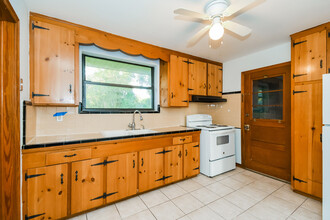 4 Magnolia St in Covington, GA - Building Photo - Building Photo