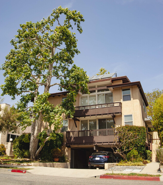 1537 Berkeley St in Santa Monica, CA - Foto de edificio