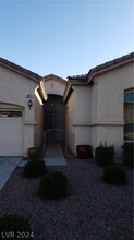 10717 Refectory Ave in Las Vegas, NV - Building Photo - Building Photo