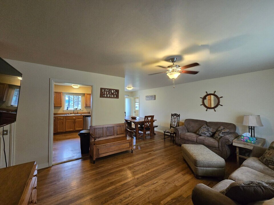 296 Mesa Dr in Pagosa Springs, CO - Foto de edificio