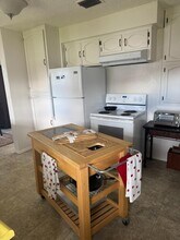 406 Newtown St in Medford, OR - Building Photo - Building Photo