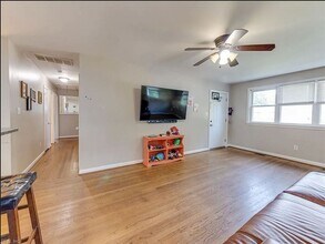 70 Concord Crescent in Newport News, VA - Building Photo - Building Photo