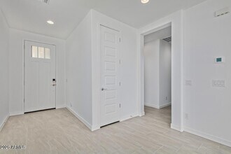 2168 W Burnside Trail in Phoenix, AZ - Building Photo - Building Photo