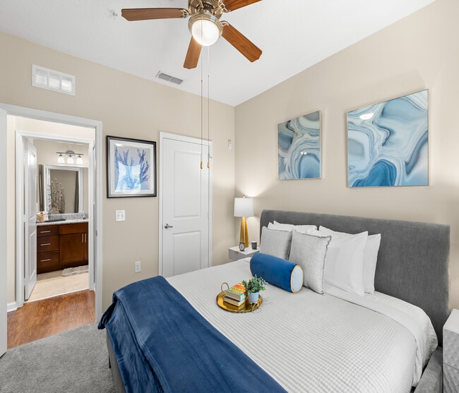 Album Monterey Pointe 55+ Active Adult Apartment Homes in Kissimmee, FL - Foto de edificio - Building Photo