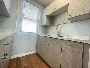 231 Laurel St in Manchester, NH - Building Photo - Building Photo