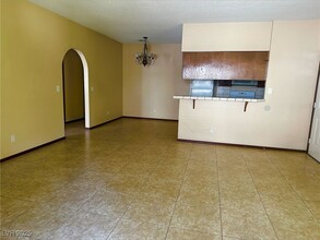 1404 Santa Margarita St in Las Vegas, NV - Building Photo - Building Photo