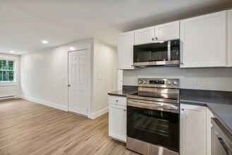 1393 Portland Rd in Arundel, ME - Building Photo - Building Photo
