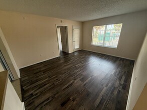 8144 Fairways Cir, Unit Apartment in Ocala, FL - Building Photo - Building Photo