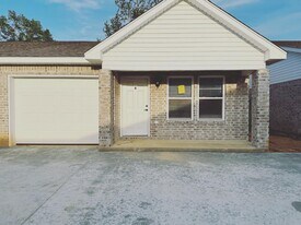 14071 John Clark Rd in Gulfport, MS - Building Photo