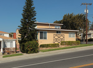 829 Ocean Park Blvd in Santa Monica, CA - Foto de edificio - Building Photo