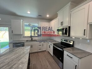 5707 Belaire Cir in Granbury, TX - Building Photo - Building Photo