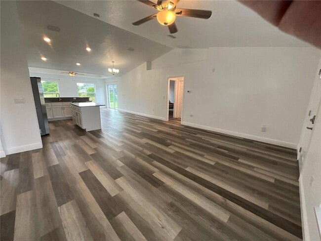 211 Locust Pass Crse in Ocala, FL - Foto de edificio - Building Photo