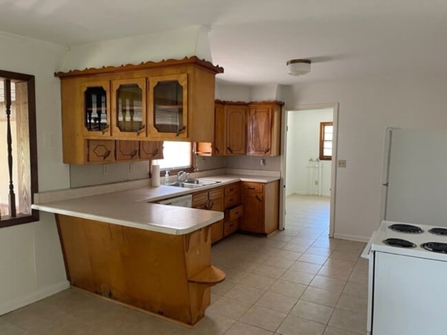 414 N Louise Ave in St James, MO - Building Photo - Building Photo