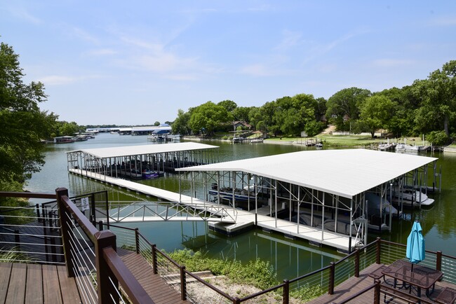 The Legends at Eagle Mountain Lake in Fort Worth, TX - Building Photo - Building Photo