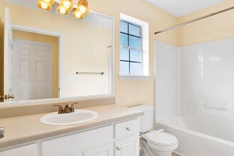 6246 Cottage Woods Dr in Milton, FL - Building Photo - Building Photo