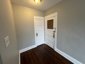 4324 Pearl Rd in Cleveland, OH - Building Photo - Building Photo