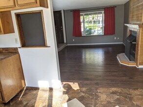 6611 B St in Springfield, OR - Building Photo - Building Photo