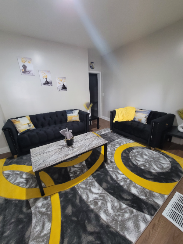 property at 219 E Mulberry St