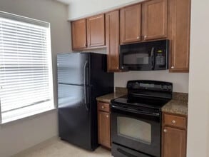 2038 Shady Oak Dr in Mount Joy, PA - Foto de edificio - Building Photo