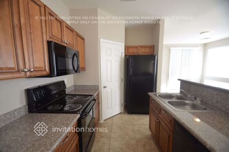 6537 S 15th Dr in Phoenix, AZ - Foto de edificio - Building Photo
