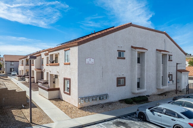 Longhorn Pavilion in Palmdale, CA - Building Photo - Building Photo